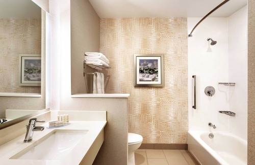 Springfield Hotel | Fairfield Inn & Suites by Marriott Springfield North