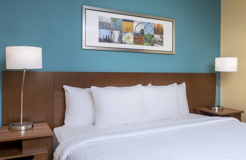 Victoria Hotel | Fairfield Inn & Suites Victoria