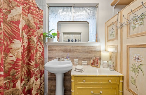 Fairhope House | Fairhope Fav! Huge Yard + Patio, Fire Pit, Free Streaming + Wifi, 40min to Beach