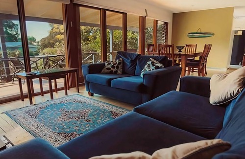 Depot Beach House | Fairley Street 2 Friendly Kangaroos
