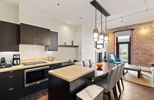 Russian Hill Apartment | Fairmont Heritage Ghirardelli Square - 1 Bedroom 1 Bath