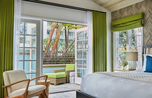 Wilshire Montana Hotel | Fairmont Miramar Bungalows