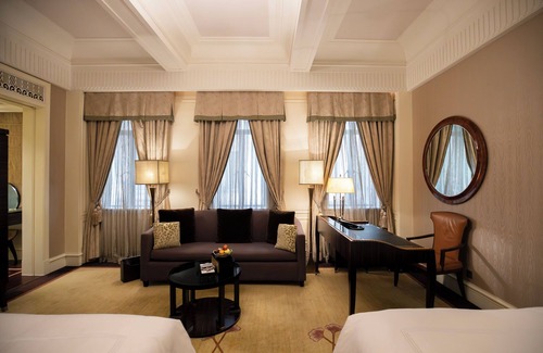 Downtown Shanghai Hotel | Fairmont Peace Hotel on the Bund