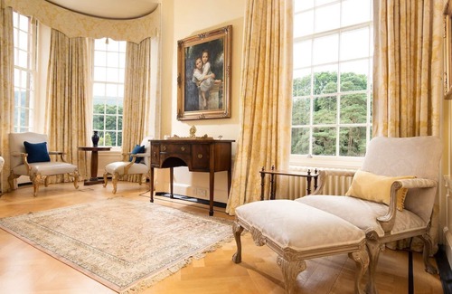 Galashiels House | FAIRNILEE HOUSE - sleeps 16 guests in 6 bedrooms