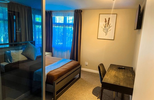 Parow House | Fairstay Lodge
