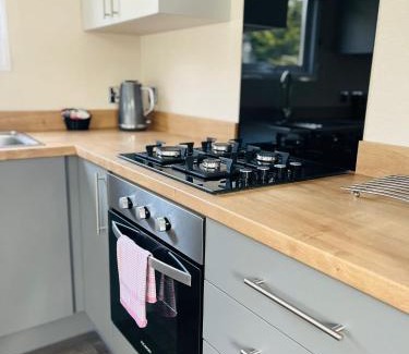 Allerthorpe House | Fairview Lodge with Hot Tub