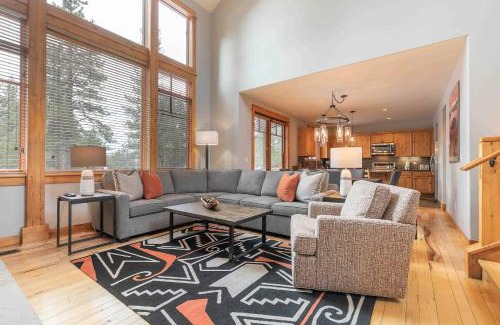 Truckee House | Fairway Drive 13113 by East West Hospitality