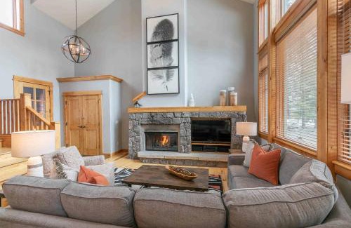 Truckee House | Fairway Drive 13113 by East West Hospitality