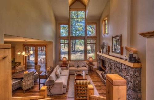 Truckee House | Fairway Drive 13136 by East West Hospitality