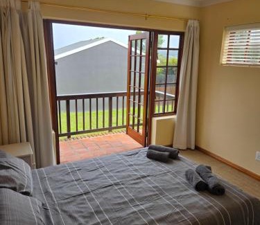 Hunter's Home House | Fairway Garden Retreat, Knysna