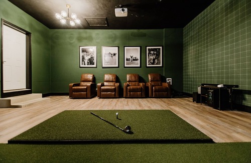 Sheboygan House | Fairway Getaway-by Whistling Straits, Golf sim/Theater Room, ZenDen &Poker Room!