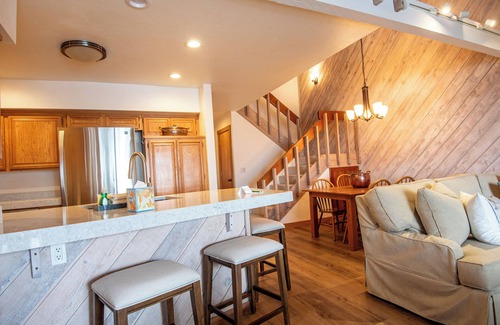 Elkhorn Village Condo | Fairway Nine Condo- New Listing! Recently updated