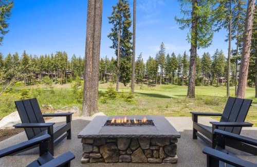 Cle Elum House | Fairway View with HotTub BBQ EV Firepit Chefs Kit