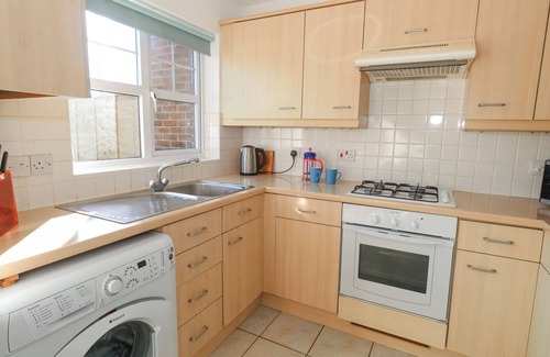 Wyke Regis Cottage | FAIRWAYS, family friendly, character holiday cottage in Wyke Regis