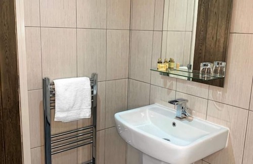 Manchester Hotel | Fairways Lodge & Leisure Club