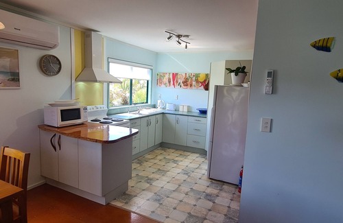 Hihi Cottage | Fairwinds Cottage ~ Walk to Hihi Beach