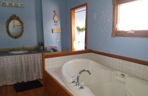 Trenton Bed & Breakfast | Fairy Garden Suite
