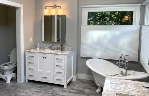 Remsenburg House | Fairy Tale House in The Hamptons with Heated Pool & Tennis Court