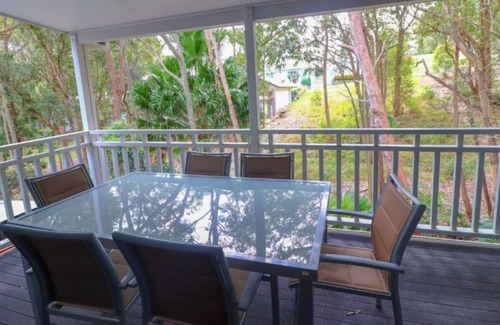 Cams Wharf Villa | Fairy Wren Cottage in Raffertys Resort
