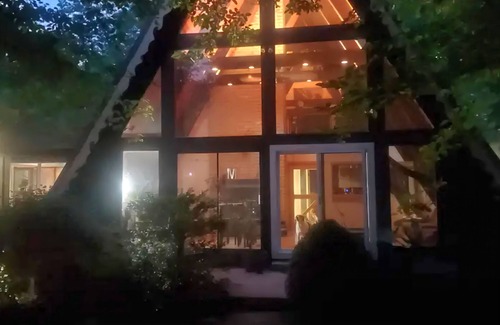 Anderson Township House | Fairytale A Frame in Cincinnati with hot tub, sauna, and gym. 2 Fenced acres