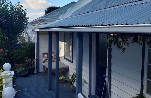 Thorndon Cottage | Fairytale Cottage in Thorndon - The original tiny house!