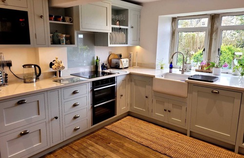 Stroud House | Fairytale Cottage in The Cotswolds
