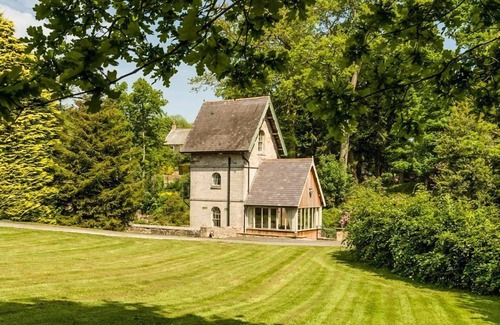 Belford Villa | Fairytale Folly - One Bedroom Villa, Sleeps 2