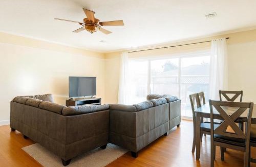 Fullerton House | Fairytale Vacation Home - 10 Min Drive to Disneyland