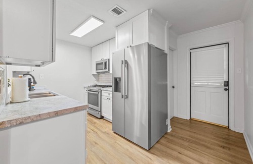 Lafayette House | Fais Do-Do House 3 Kings Arcade Fast WiFi Luxe