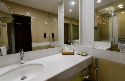 Faisalabad Hotel | Faisalabad Serena Hotel