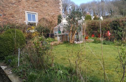Wing House | Faith Cottage