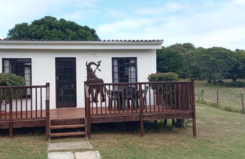 Port Elizabeth Apartment | Faithlands Self-Catering Cottages