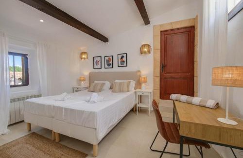 Manacor Apartment | FALCO , Apartment auf Finca Zenara, Terrasse, XXL-Pool, Küche, AC, WIFI, Yoga