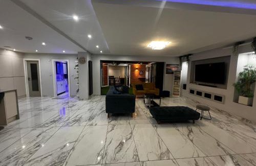 Rushmoor District House | Falcon house