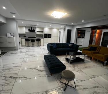 Rushmoor District House | Falcon house