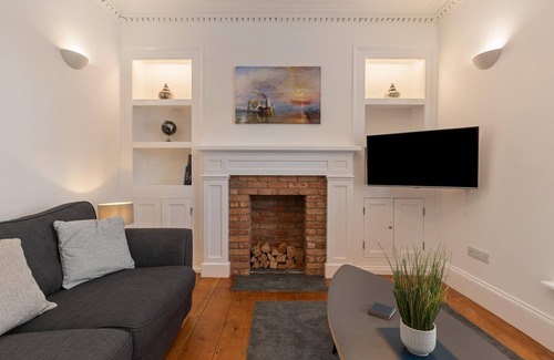 Pembroke Dock House | Falcon House in Pembroke Dock