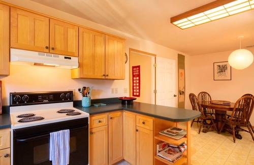 McKinleyville House | ☀️🌲Falcons Perch: Nature Lover's Dream, in coastal hills above Blue Lake🪶