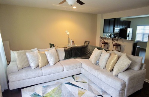 Atlanta House | Fall 3 Story 3Bdr Townhome