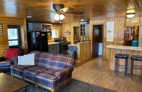 Woodruff Cabin | Fall Dates-Hot rates! 10 min N. of Minocqua~ Little Spider Lake