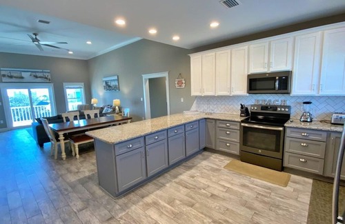 Morgantown House | Fall Dates on Sale! Morgantown w/Pools and Tennis!