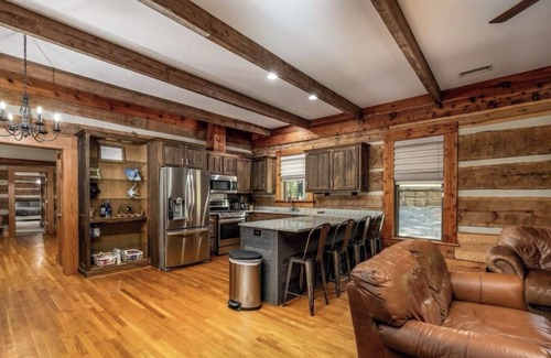 Terrell House | Fall deal! Fri 9am - Sun 6pm for 1000+fees! Fab views, free kayaks & SUPs