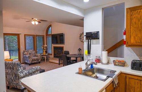 The Galena Territory Condo | Fall Foliage Golf Course View - King Beds - Fireplace - Near Scenic Trails