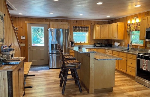 Sullivan House | Fall Foliage Lodge near Schoodic Scenic Byway & Acadia National Park w/kayaks