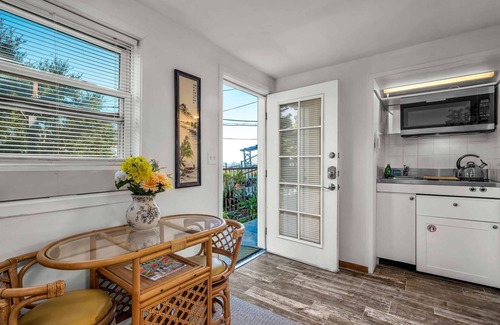 Hollywoodland Apartment | Fall for This Sale - 25% Off