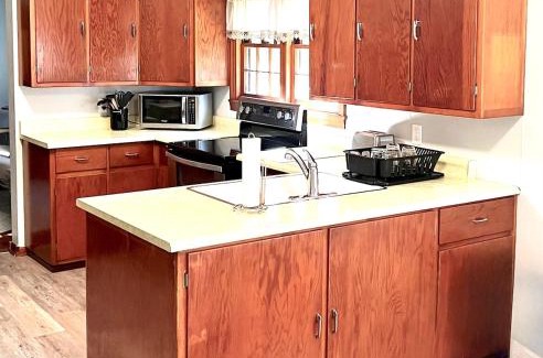 Saint Joseph House | Fall Getaway with Private Wooded space on Ravine Lot