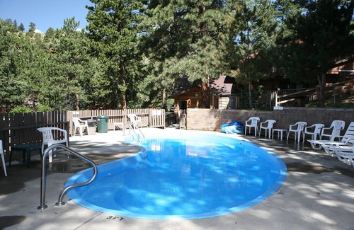Fall River Estates Cabin | Fall River Cabin - dog friendly