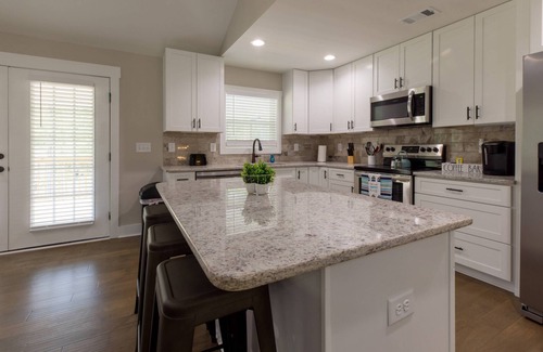 Gainesville House | Fall Sale: 15% Off 3+ nights – thru Nov 30!