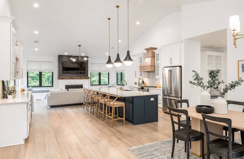 Glenn House | FALL SALE! Lux w. Private Heated Pool| Hot Tub |Sleeps 12 | King beds