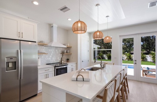 Palmetto House | FALL SPECIALS - Lux Home, Heated Pool, Fire Pit