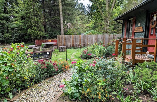 Harbert Cottage | FALL, the best kept secret at this Adorable Cottage! Wineries,Restaurants,Trails
